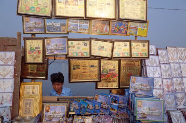 souvenir seller